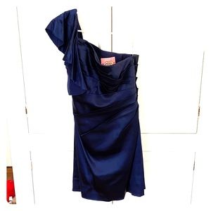 Phoebe Couture navy dress size 6